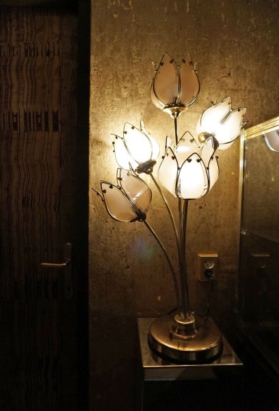 Vintage goud glass bloemlamp Lotus Hollywood Regency Midcentury modern gilded flower tulip table lamp-00012